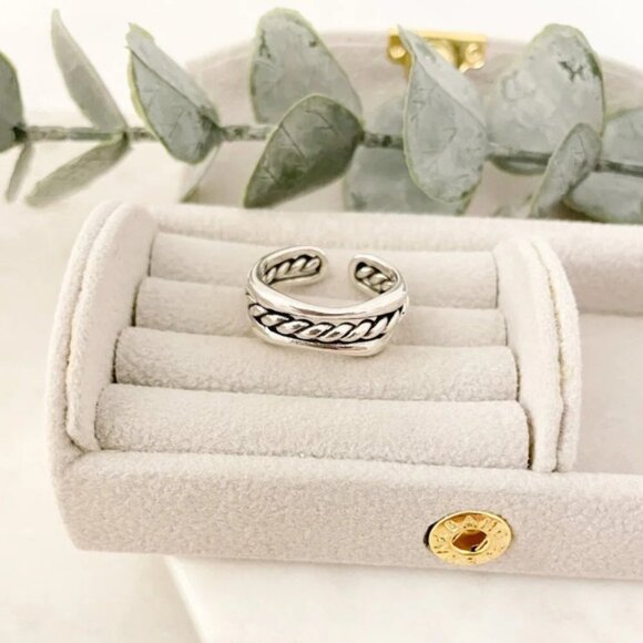 925 Sterling Silver Minimalist Ring Band Modern Geometric Ring Band - Picture 4 of 9